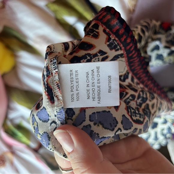 Patterned Blouse - Picture 7 of 7